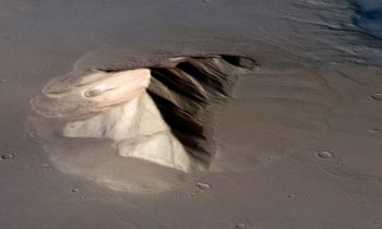 lobate apron deposit on mars Lobate Deposit Apron on Mars.